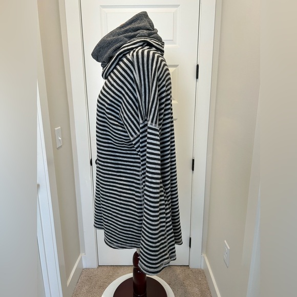 Gertie’s-Brands Reversible Cowl Neck All Cotton Tunic - Picture 3 of 10